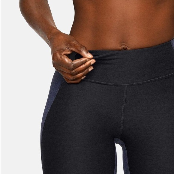 Outdoor Voices Warmup Legging - Picture 2 of 3